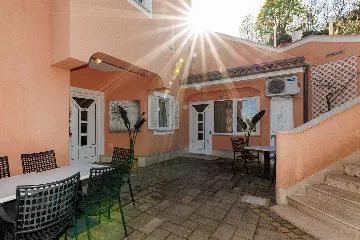1-Bedroom Apartment in Lovran for Up to 4 Guests