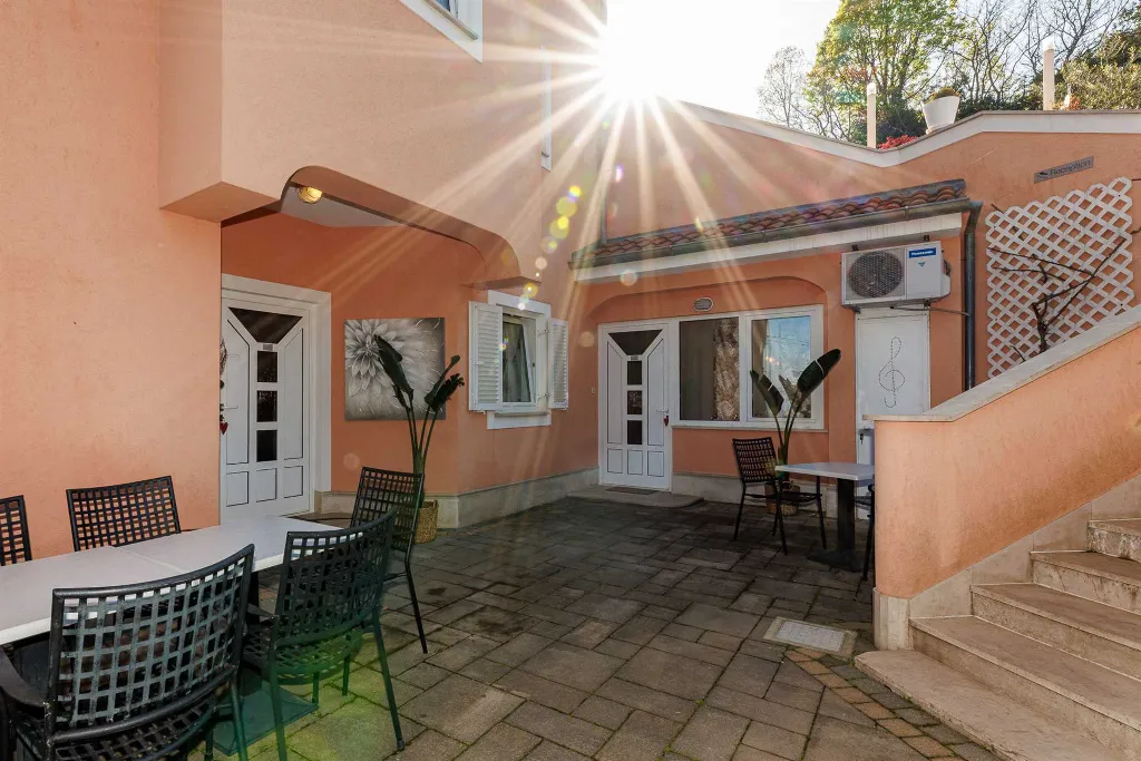1-Bedroom Apartment in Lovran for Up to 4 Guests