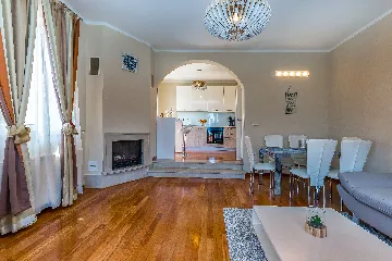 3-Bedroom Apartment in Lovran for up to 9 Guests