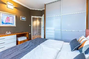 3-Bedroom Apartment in Lovran for up to 9 Guests