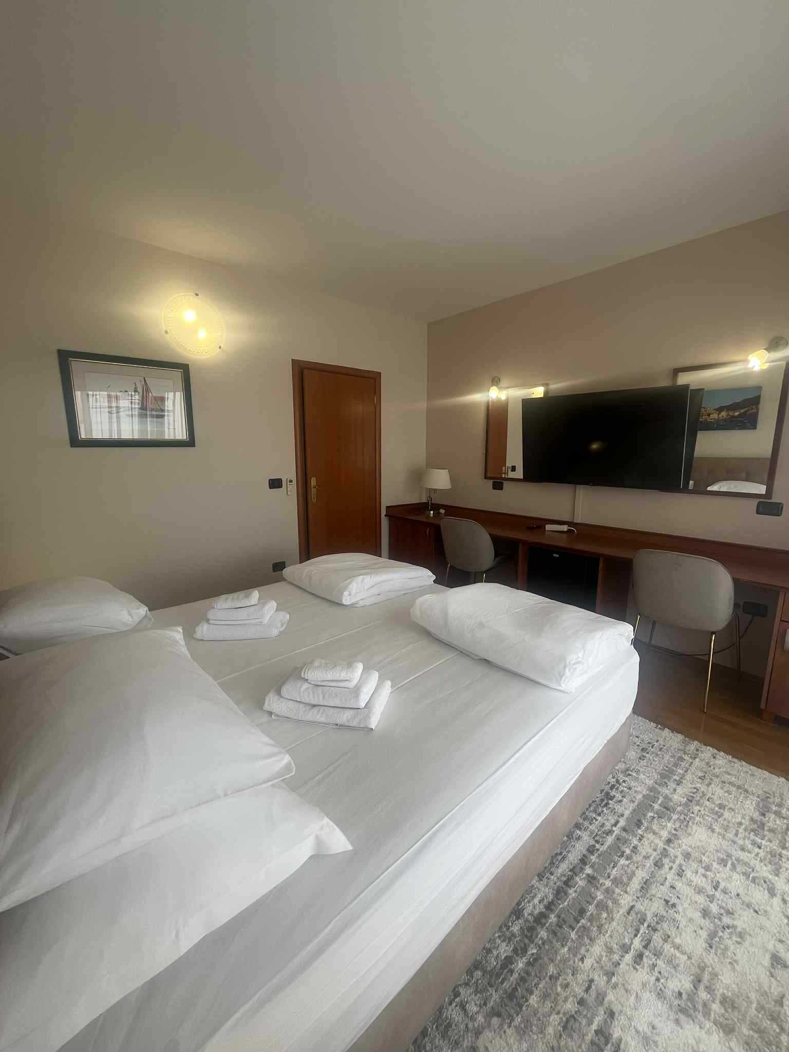 Double or Twin Room with Side Sea View