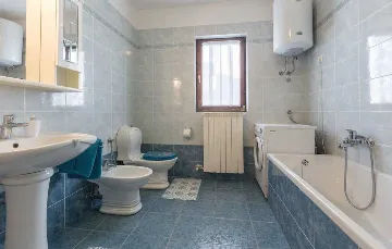 Vrsar 2-Bedroom Apartment for 3 Guests with View