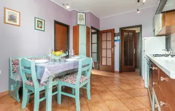 Vrsar 2-Bedroom Apartment for 3 Guests with View