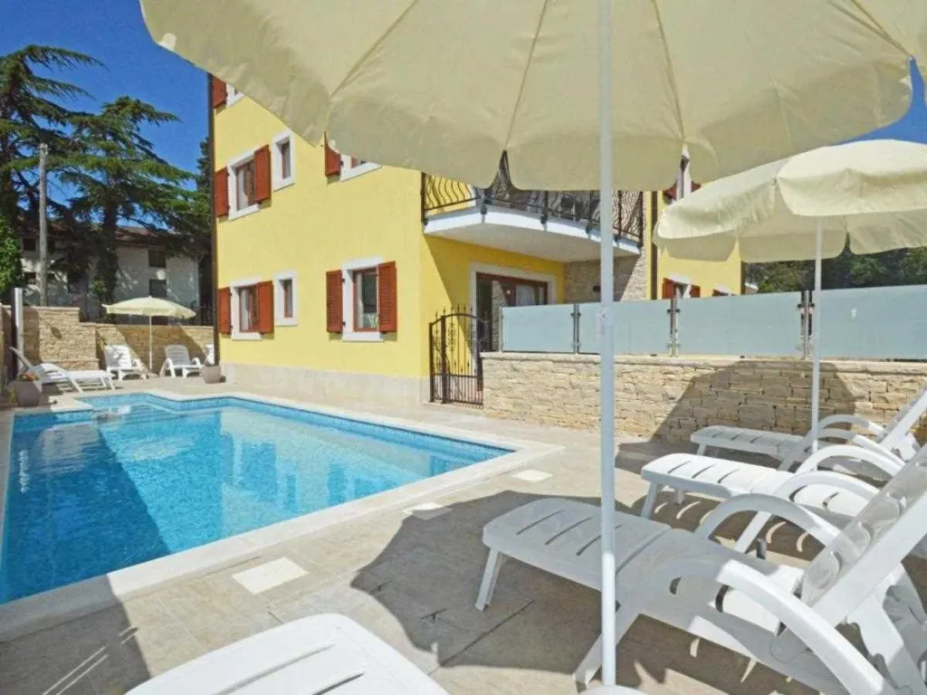 2-Bedroom Apartment in Savudrija with Swimming Pool