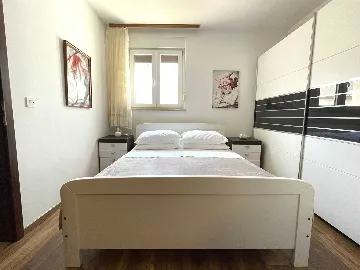 1-Bedroom Apartment for 3 Guests in Umag