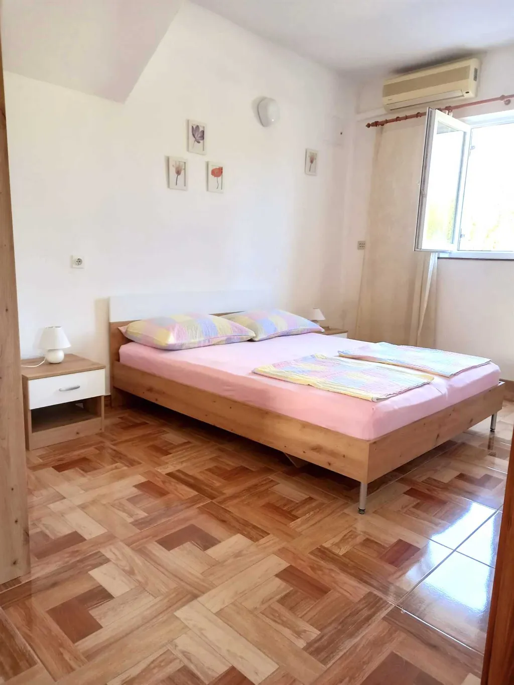 2-Bedroom Apartment in Umag for Up to 5