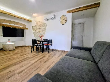 Umag 1-Bedroom Apartment for 4 Guests