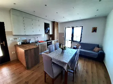 Sea-View Apartment in Umag for 4–6 Guests