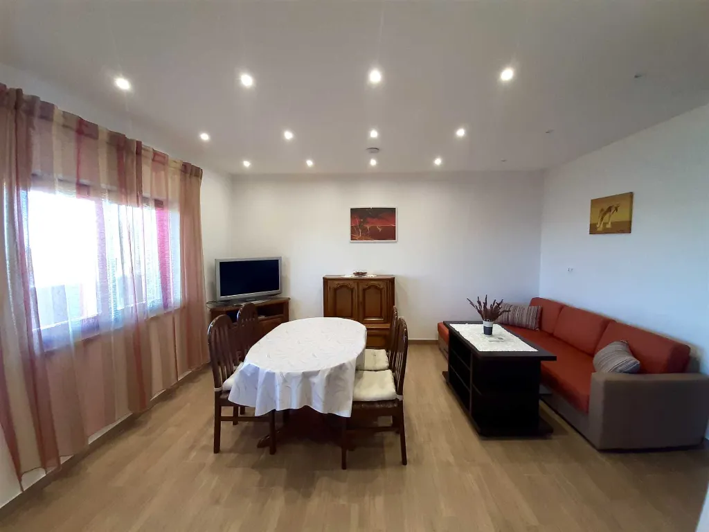 Umag 1-Bedroom Apartment with Sea View