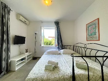 1-Bedroom Apartment in Kukci, Poreč with Pool