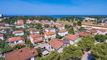2-Bedroom Apartment in Umag with Parking