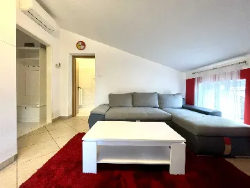 2-Bedroom Apartment in Umag with Parking