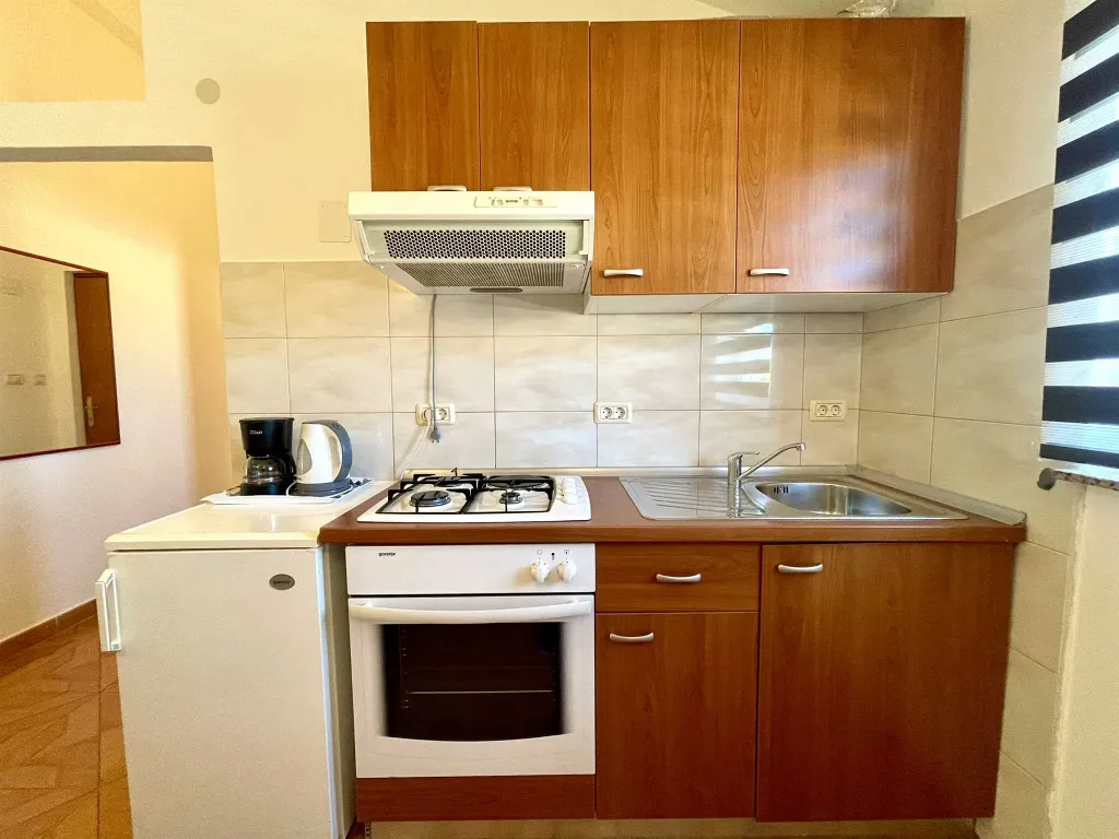 Sea-Facing Apartment in Umag for 2 Guests