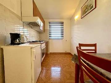 Sea-Facing Apartment in Umag for 2 Guests