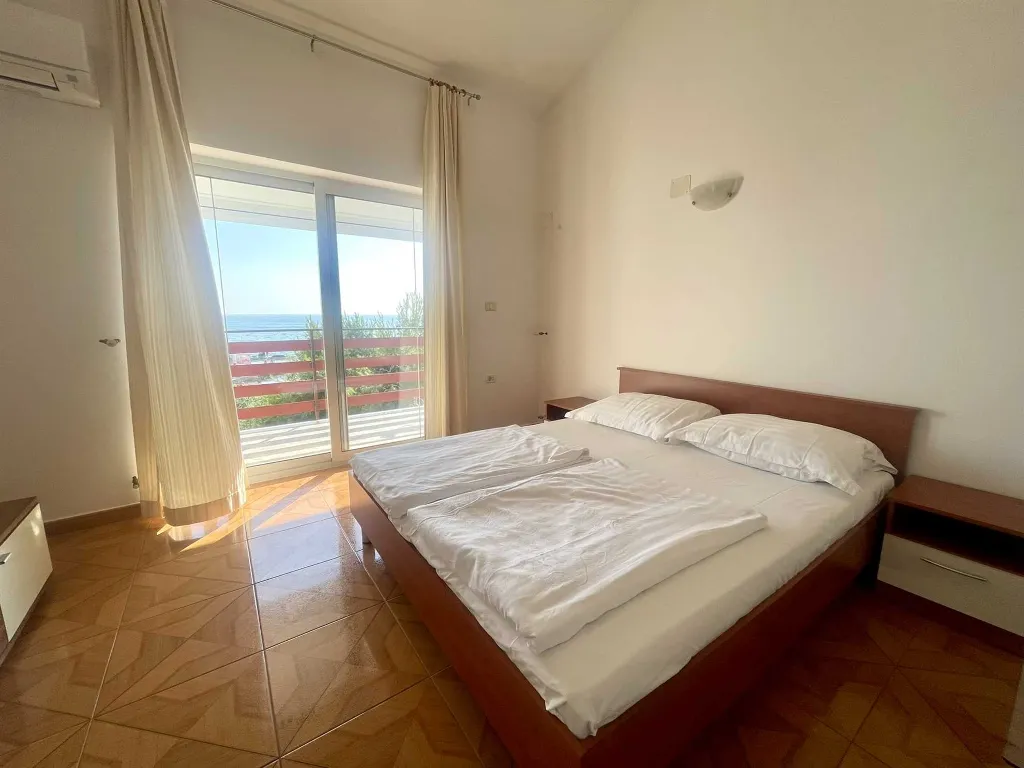 Sea-Facing Apartment in Umag for 2 Guests