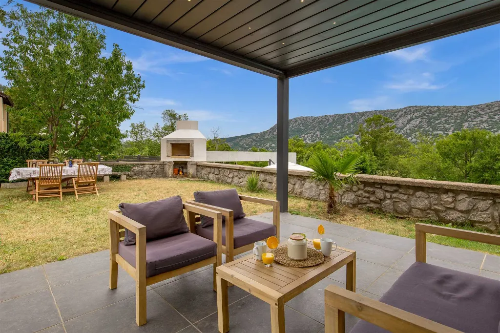 Grižane Holiday House for Up to 4 Guests