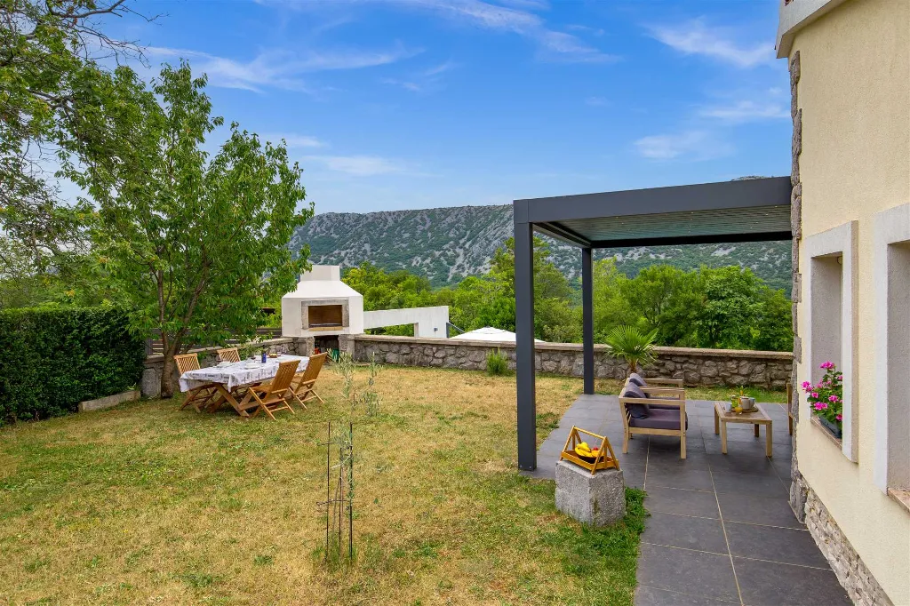 Grižane Holiday House for Up to 4 Guests