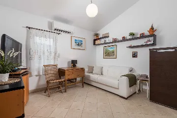 Grižane Holiday House for Up to 4 Guests