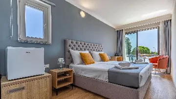 Hotel Room with Sea-View Terrace in Medulin