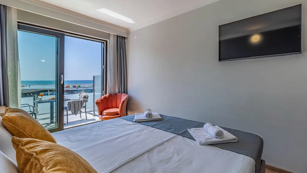 Hotel Room with Sea-View Terrace in Medulin