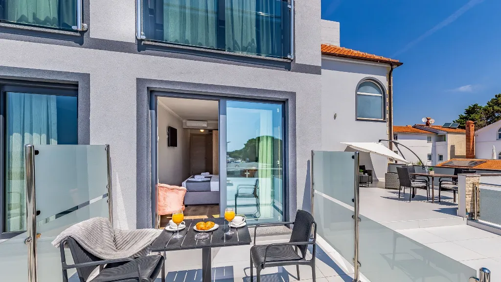 Hotel Room with Sea-View Terrace in Medulin