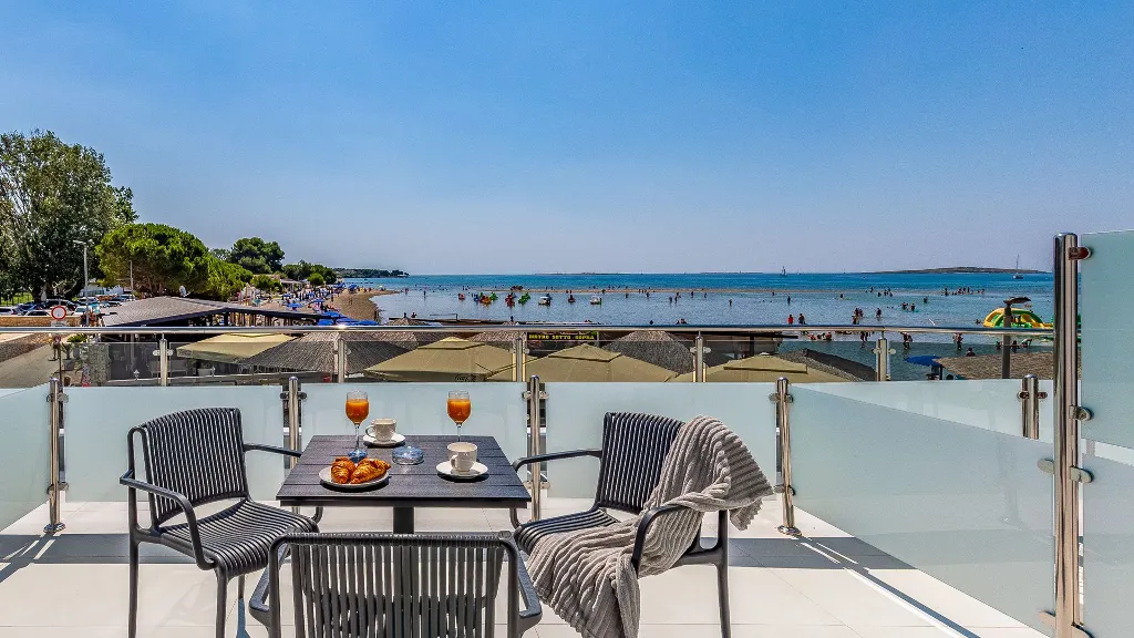Medulin Double Room with Terrace Sea View