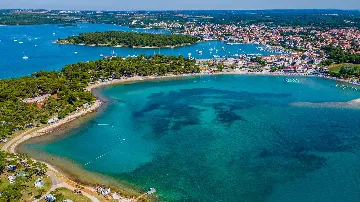 Room for 2 in Medulin with Sea-View Terrace