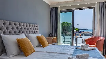 Room for 2 in Medulin with Sea-View Terrace