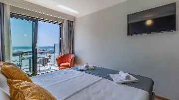 Room for 2 in Medulin with Sea-View Terrace