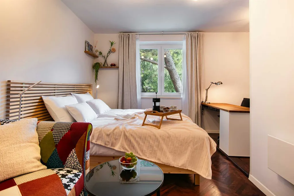 Dubrovnik Lapad 2-Bedroom Apartment for 4