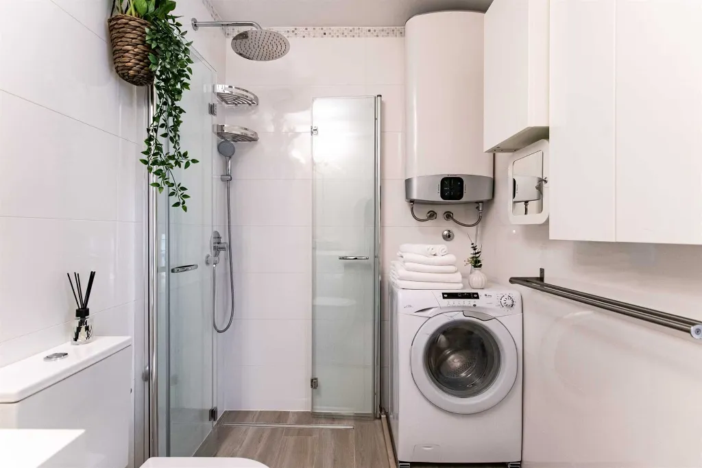 Dubrovnik Lapad 2-Bedroom Apartment for 4