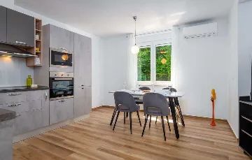 One-Bedroom Apartment in Jurdani for Up to 3