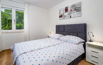 One-Bedroom Apartment in Jurdani for Up to 3