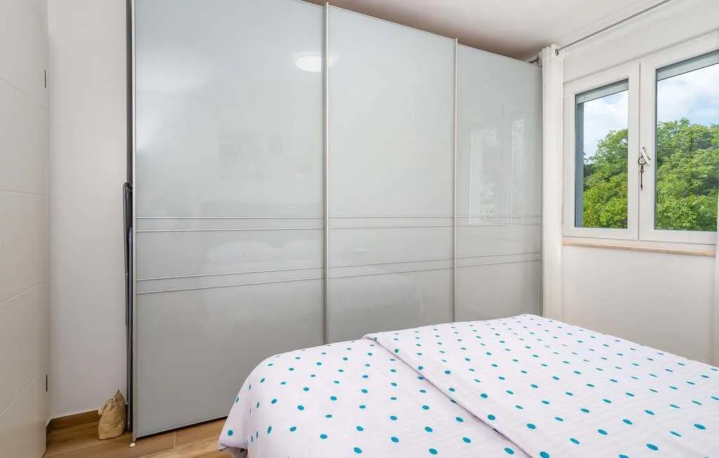 One-Bedroom Apartment in Jurdani for Up to 3
