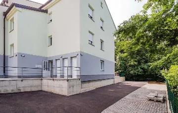 One-Bedroom Apartment in Jurdani for Up to 3