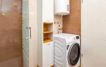 One-Bedroom Apartment in Jurdani for Up to 3