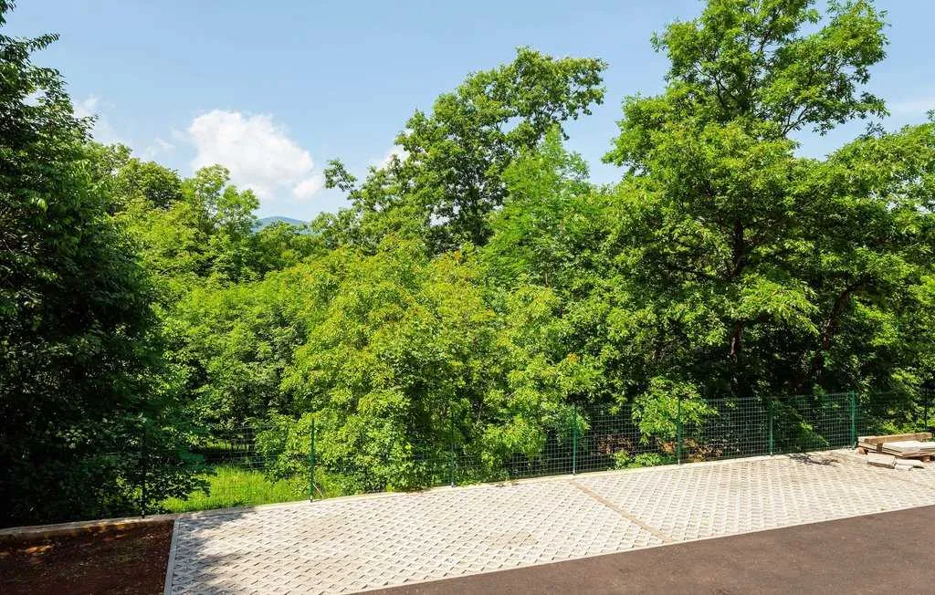 One-Bedroom Apartment in Jurdani for Up to 3