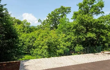 One-Bedroom Apartment in Jurdani for Up to 3