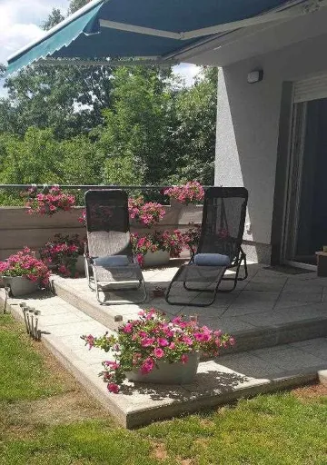 One-Bedroom Apartment in Jurdani for Up to 3