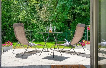 One-Bedroom Apartment in Jurdani for Up to 3