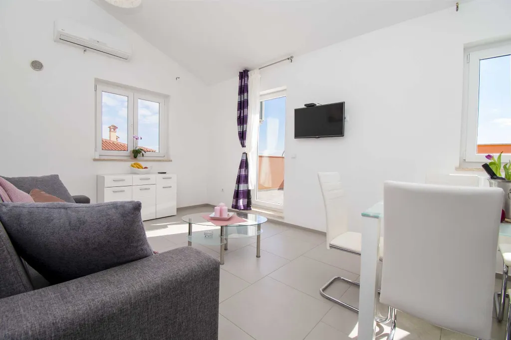 Two-Bedroom Apartment in Premantura (Sleeps 6)