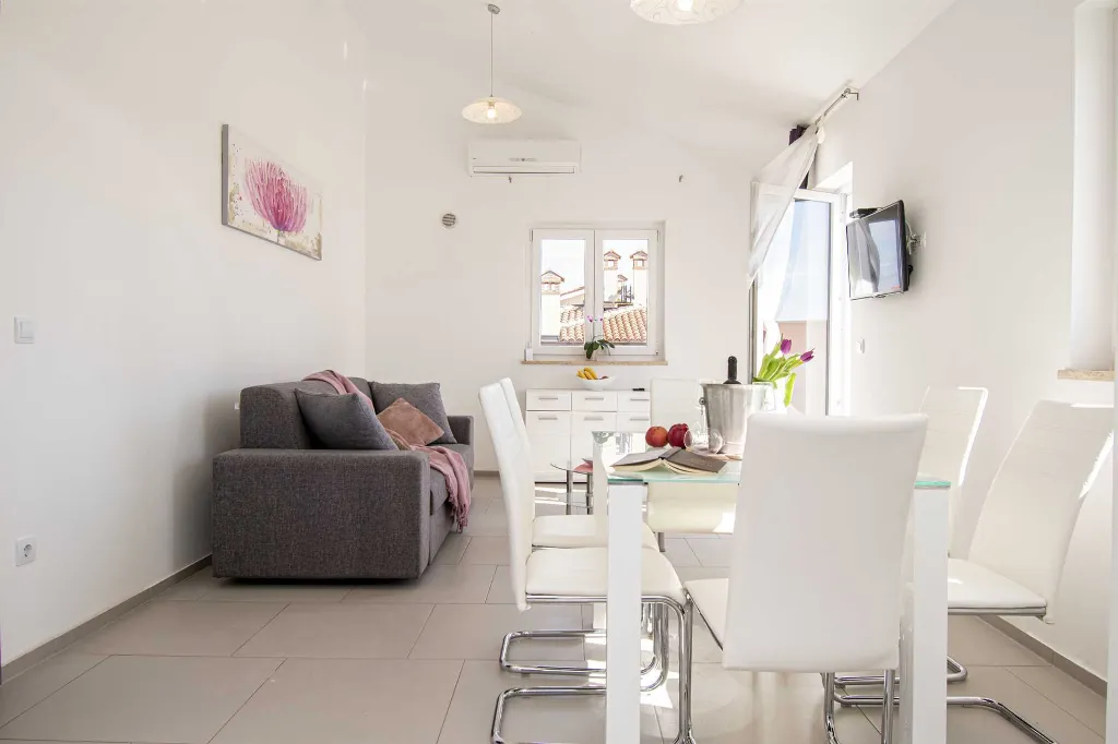 Two-Bedroom Apartment with Pool in Premantura