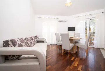 One-Bedroom Apartment in Premantura for 4 Guests