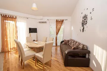 2-Bedroom Apartment in Premantura for Up to 5