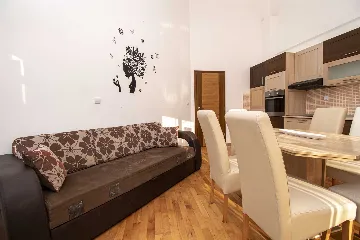 Two-Bedroom Apartment in Premantura for 5