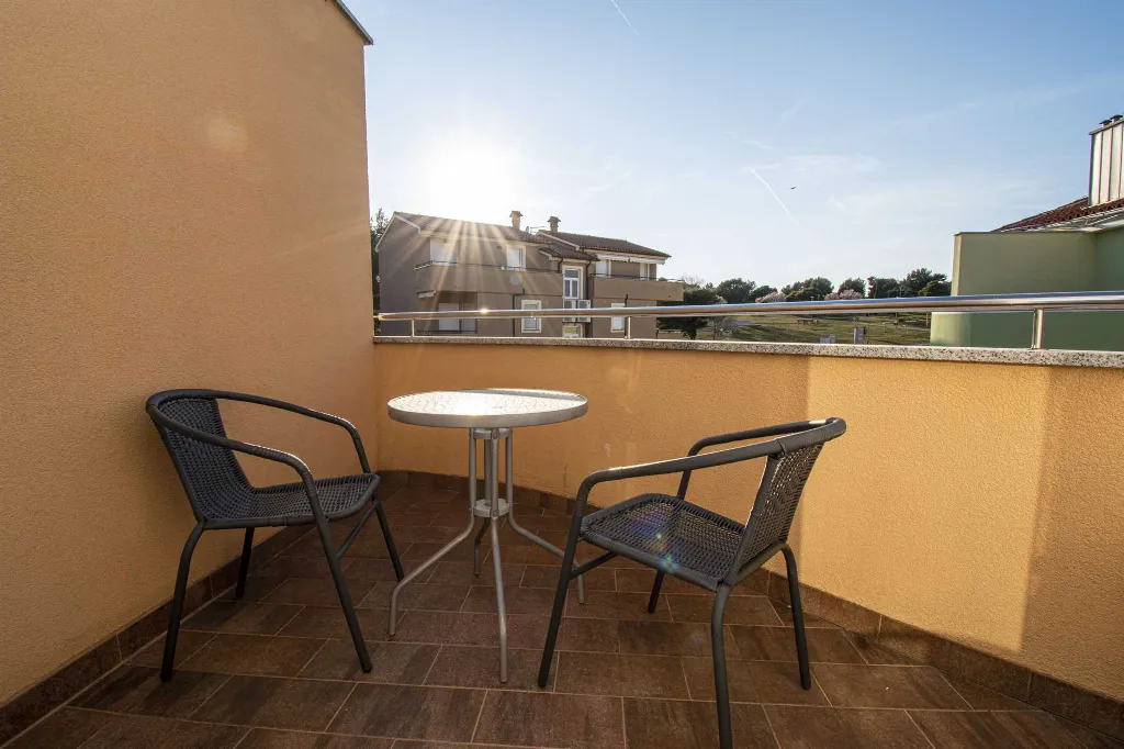 Two-Bedroom Apartment in Premantura for 5