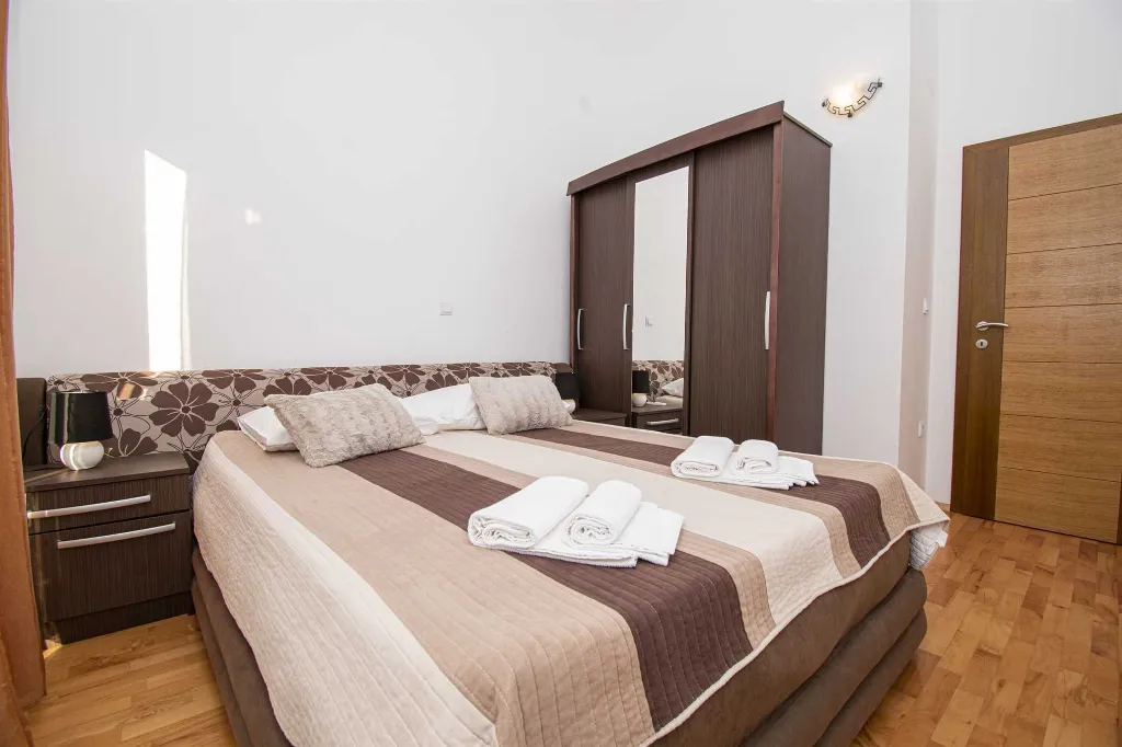 Two-Bedroom Apartment in Premantura for 5