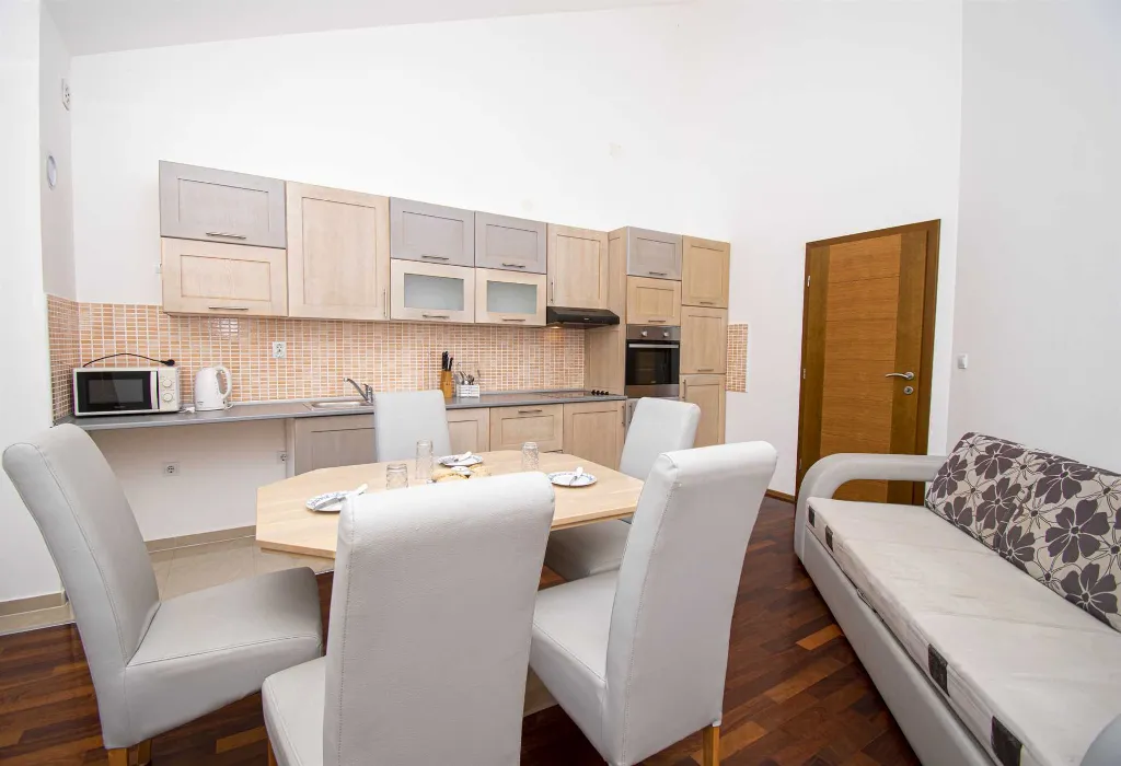 One-Bedroom Apartment in Premantura for up to 4