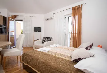 One-Bedroom Apartment for 2 in Premantura