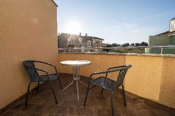 2-Bedroom Apartment in Premantura for Up to 5